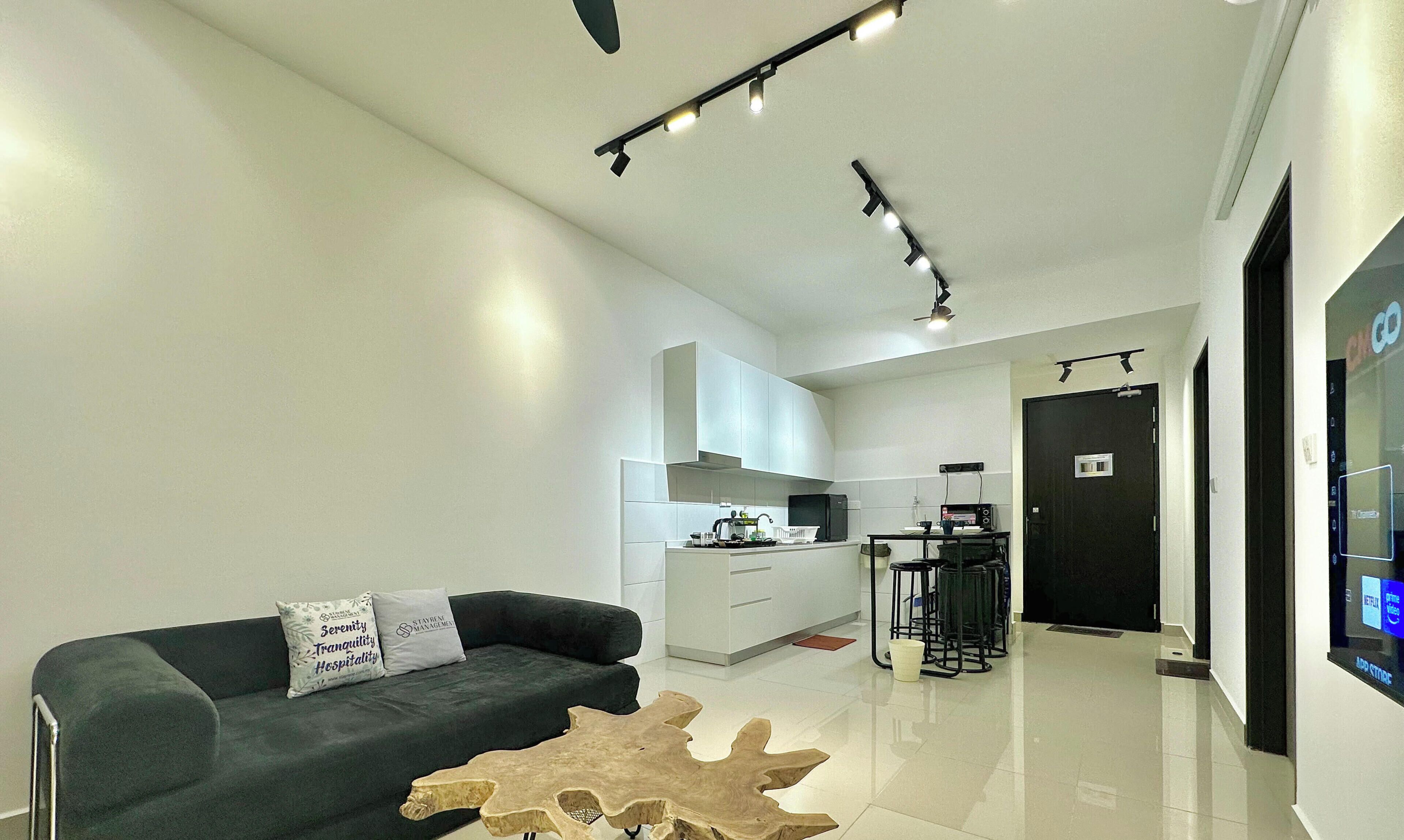 Comfort Apartment, City View | Living area