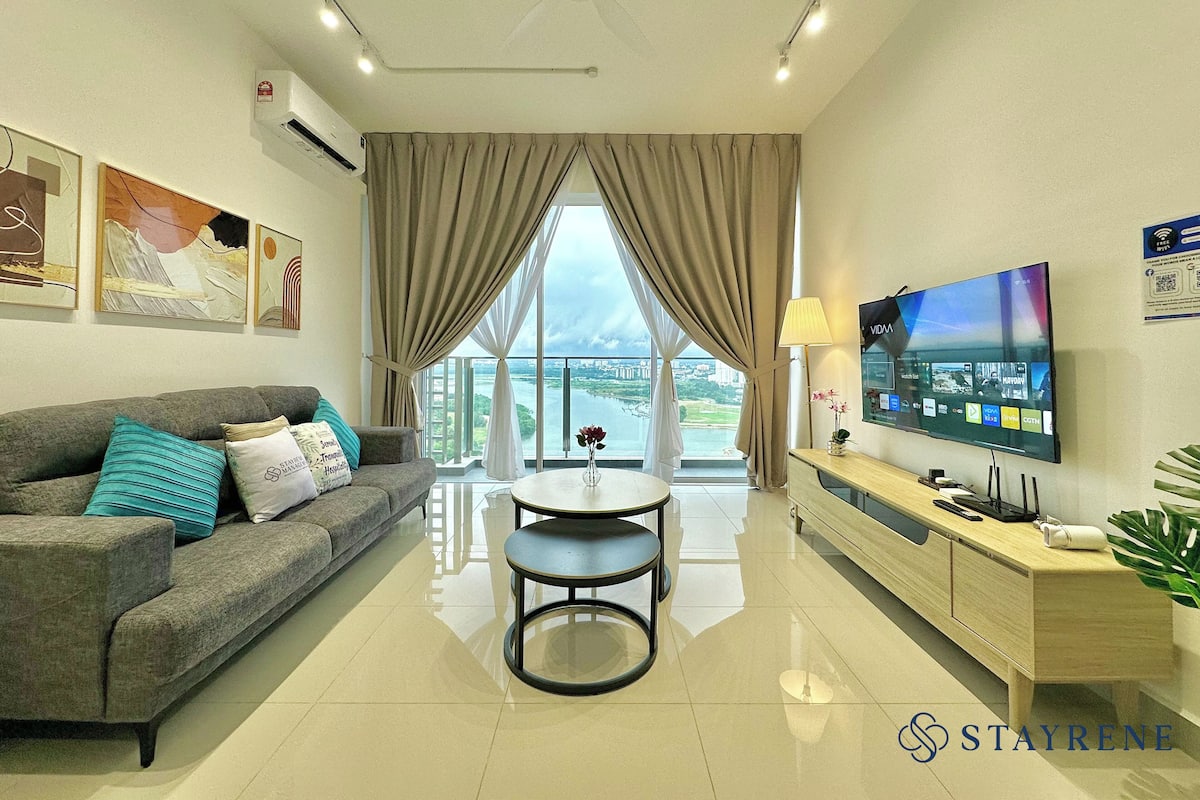 Căn hộ Deluxe, ban công, quang cảnh thành phố | Khu phòng khách | Smart TV
