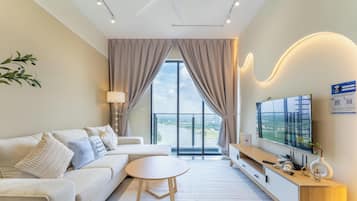Classic-Apartment, Stadtblick | Wohnbereich | Smart-TV
