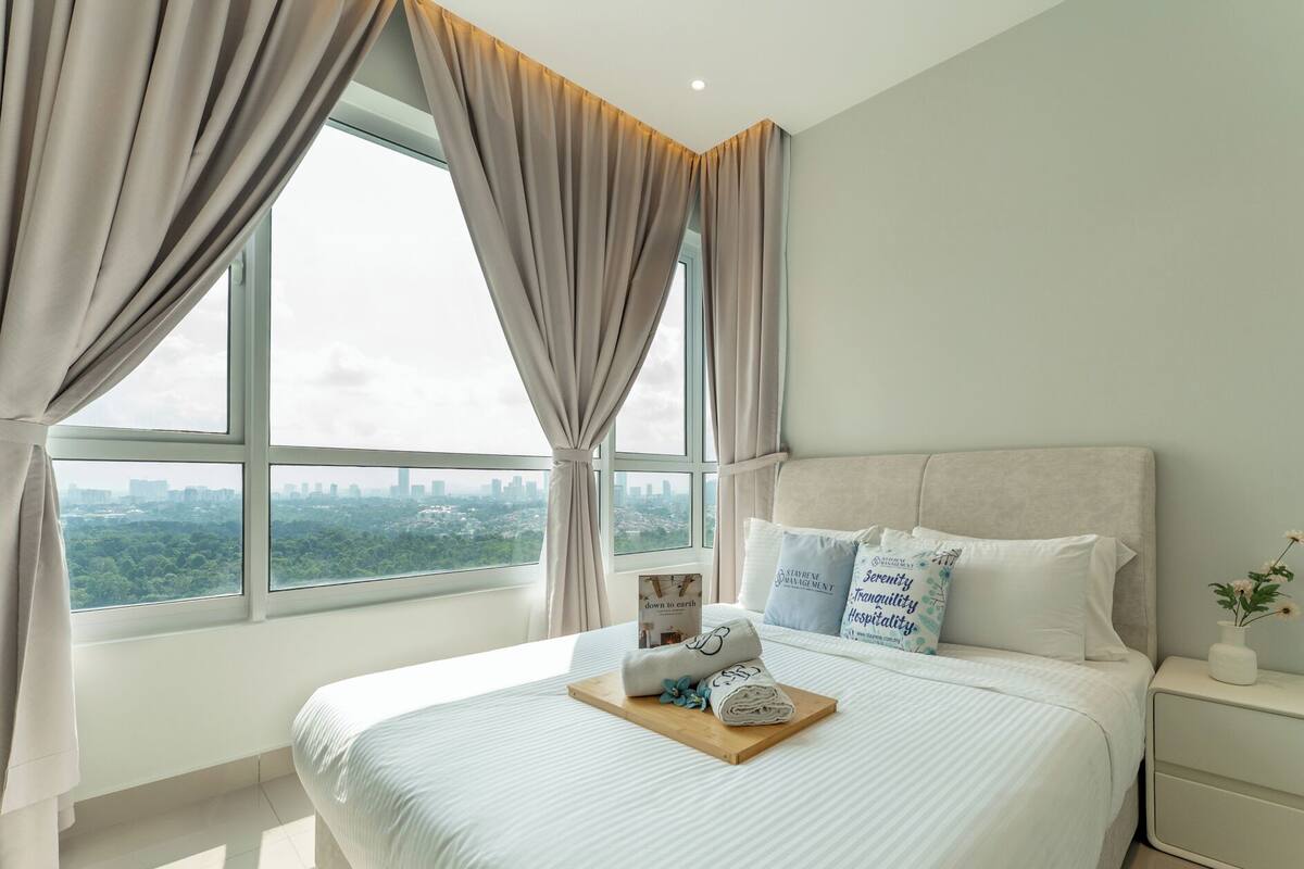 WiFi (free), bed sheets