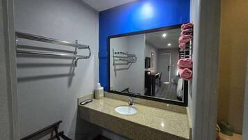 Shower, towels