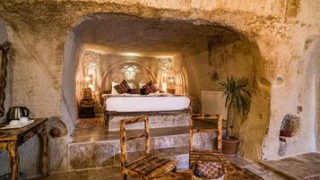8 chambres, bureau, Wi-Fi gratuit, draps fournis