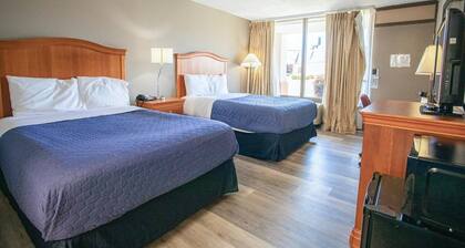 Family Suite|2 Beds & Pull-Out Sofa|Nsmk