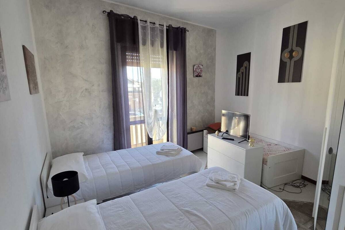 Classic Townhome, 2 Single Beds, Balcony