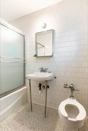 Shower, towels