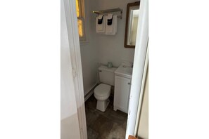 Bathroom - 2 queen bed | non smoking (Ironwood)