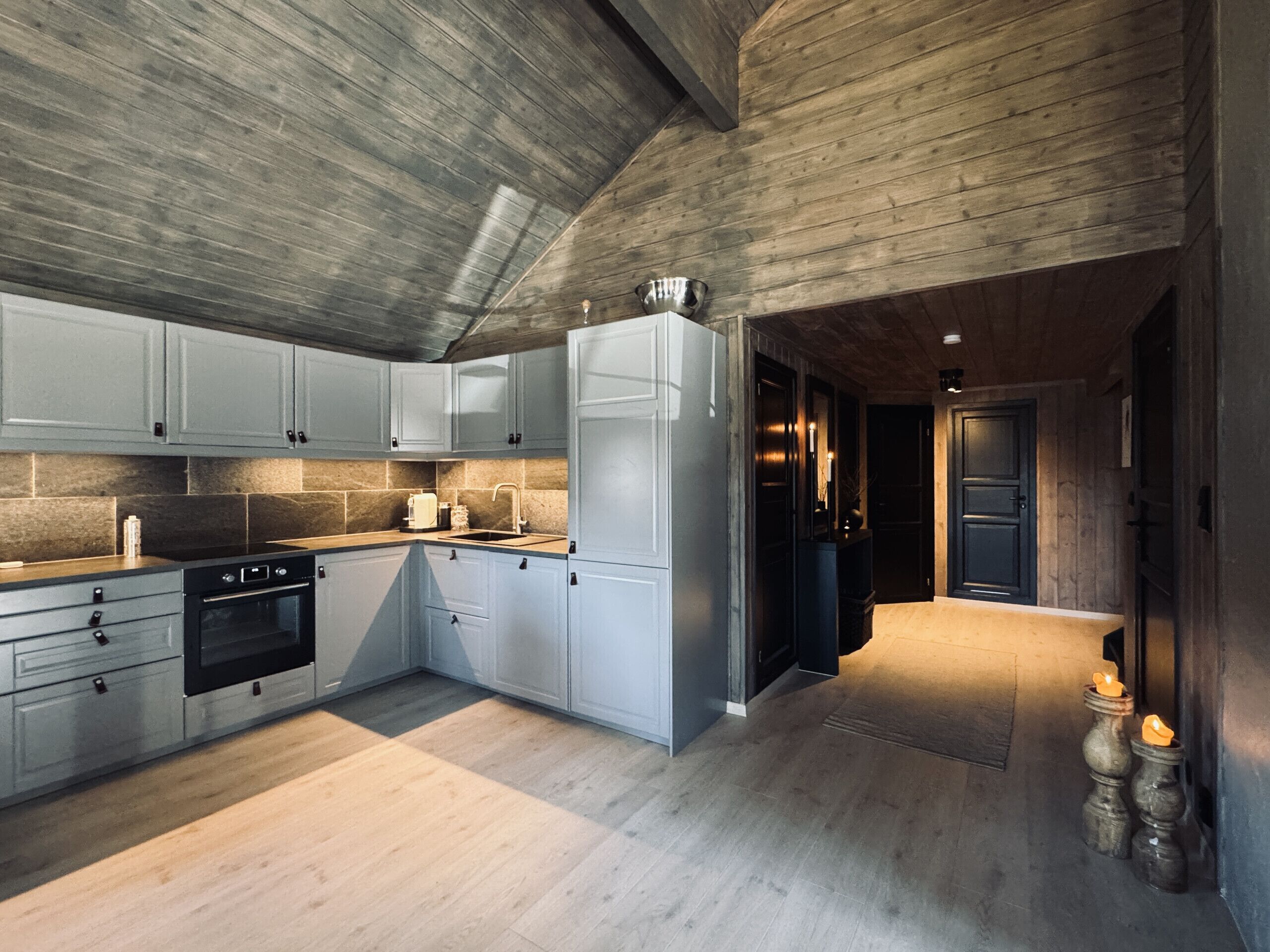 Coffee/tea maker, fridge, oven, dishwasher
