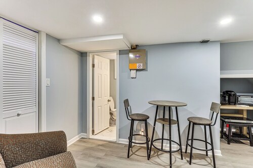 Easy Access to NYC & Newark Airport! Apt w/ Pool