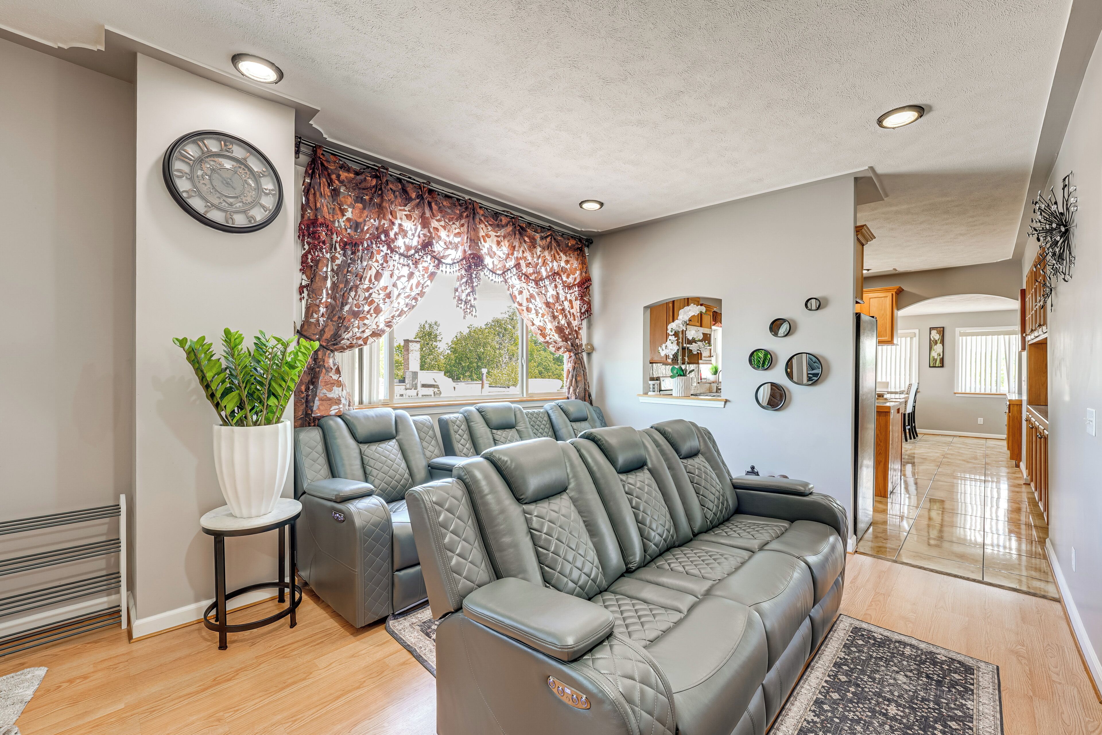 Centrally Located Condo Near Dtwn Grand Rapids - Grand Rapids, MI