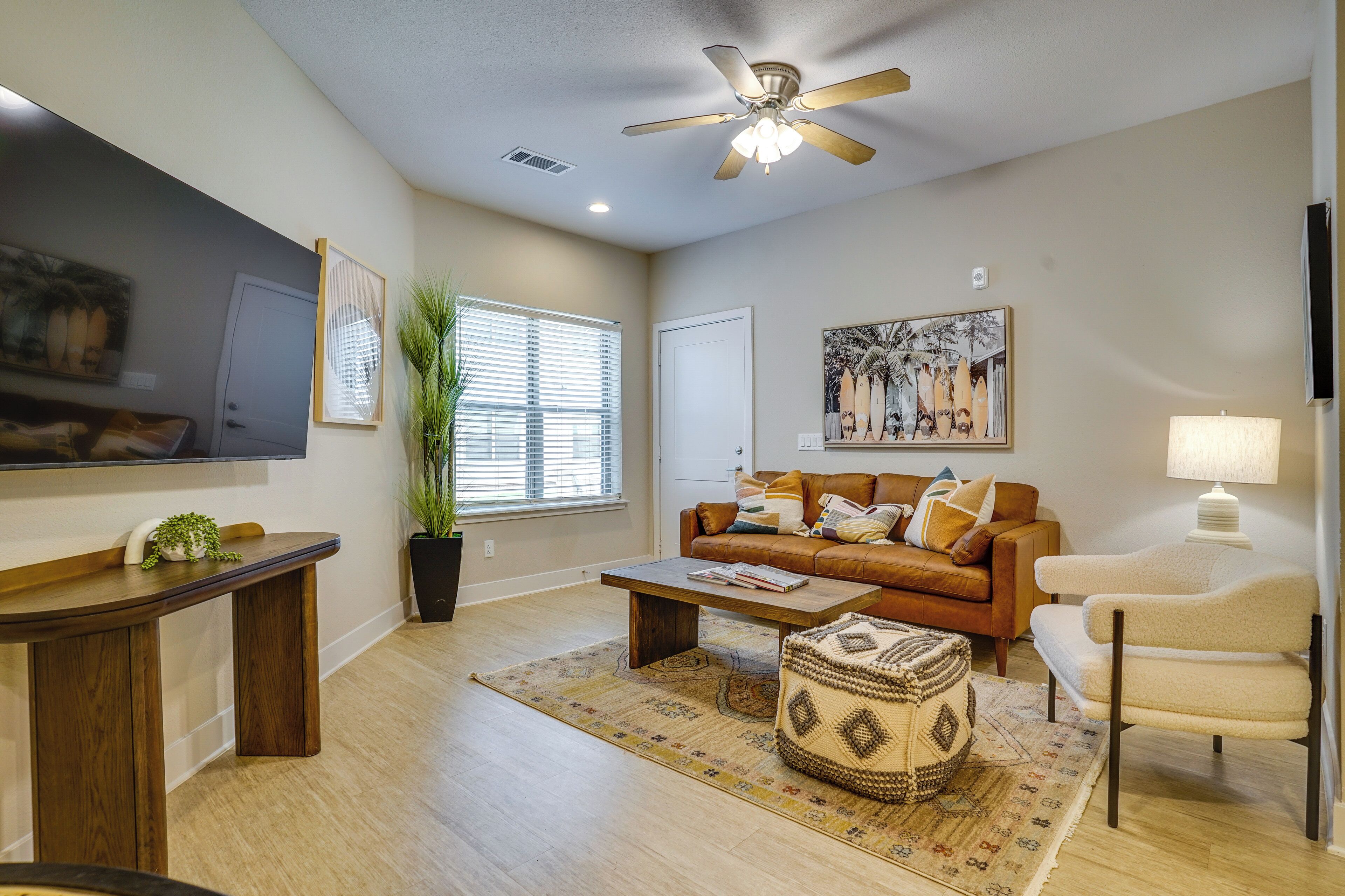 2 Mi To Dtwn Crowley! Modern Escape W/ Pool Access - Joshua, TX
