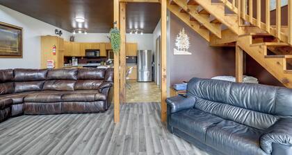 Steps to Fishing Pond! Country Cabin in Maysville
