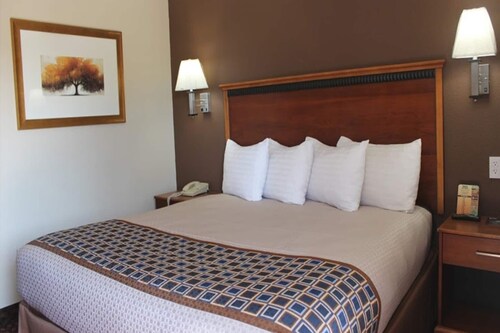 King Bed|Smoking|Omaha NE