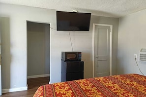 Room - Orangeburg SC |King Bed (Orangeburg SC)