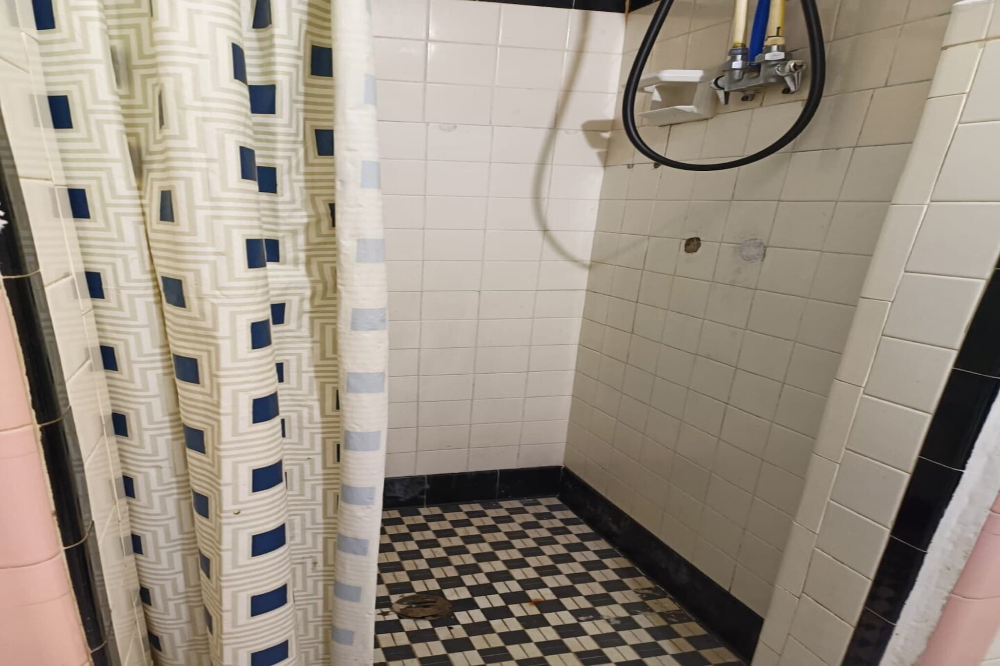 Shower, towels