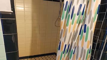 Shower, towels