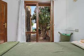 2 chambres, fer et planche à repasser, accès Internet, draps fournis