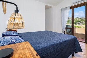Iron/ironing board, Internet, bed sheets - Vrbo Property (Costa Paradiso)