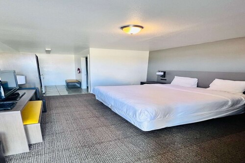 Premium King Bed with Kitchenette