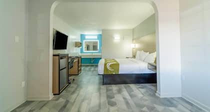 King Bed|Non-Smoking