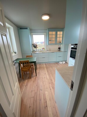 Dining - Idyllic And Peaceful Family Home (Tromsø)