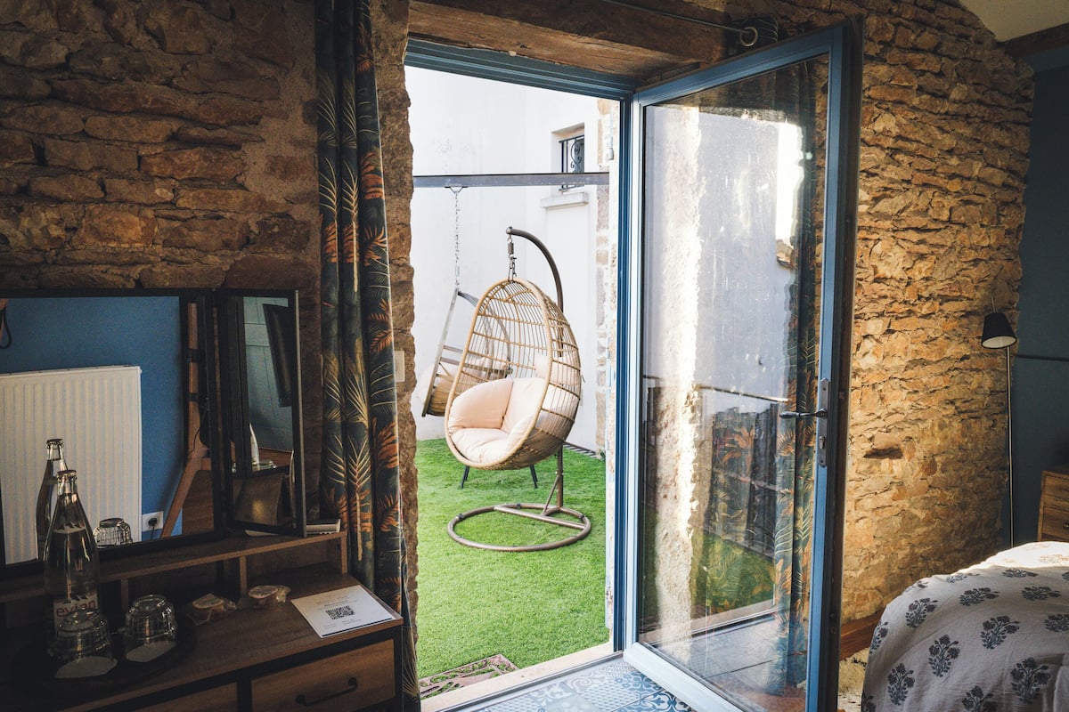 Deluxe Double or Twin Room, Garden View | In-room safe, free WiFi