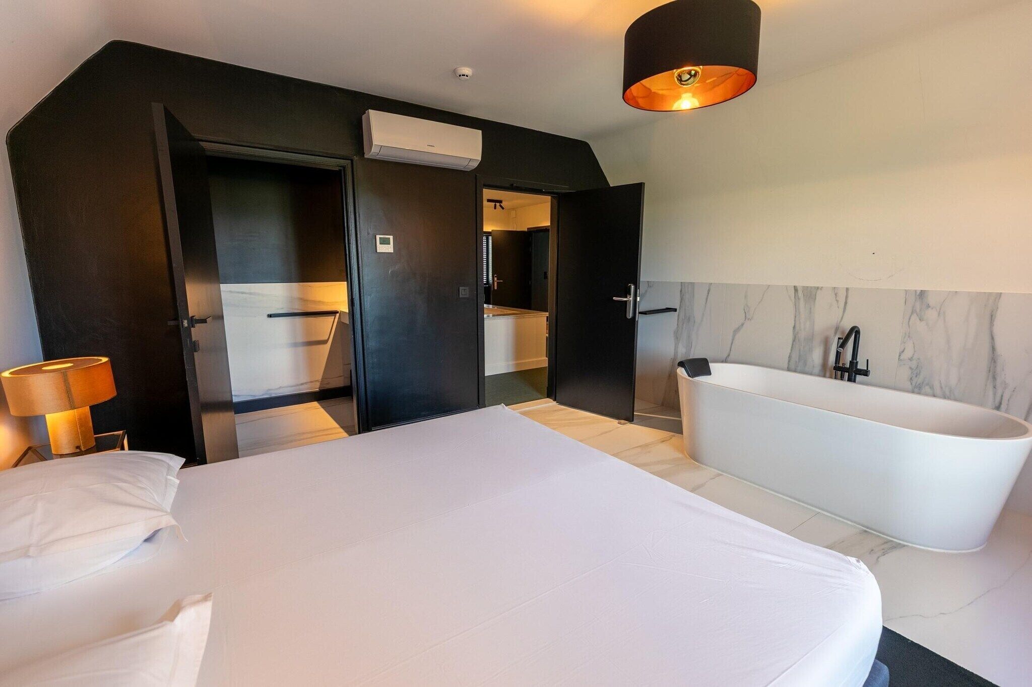 7 bedrooms, WiFi (free)