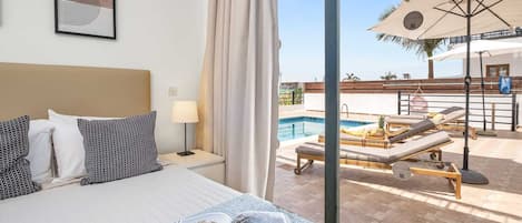 Iron/ironing board, travel cot, free WiFi, bed sheets