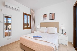 Bügeleisen/Bügelbrett, Reisekinderbett, kostenloses WLAN, Bettwäsche