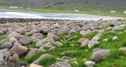 Spacious Oceanfront house in the Heart of Lofoten