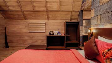 Deluxe Room, Balcony | Free WiFi