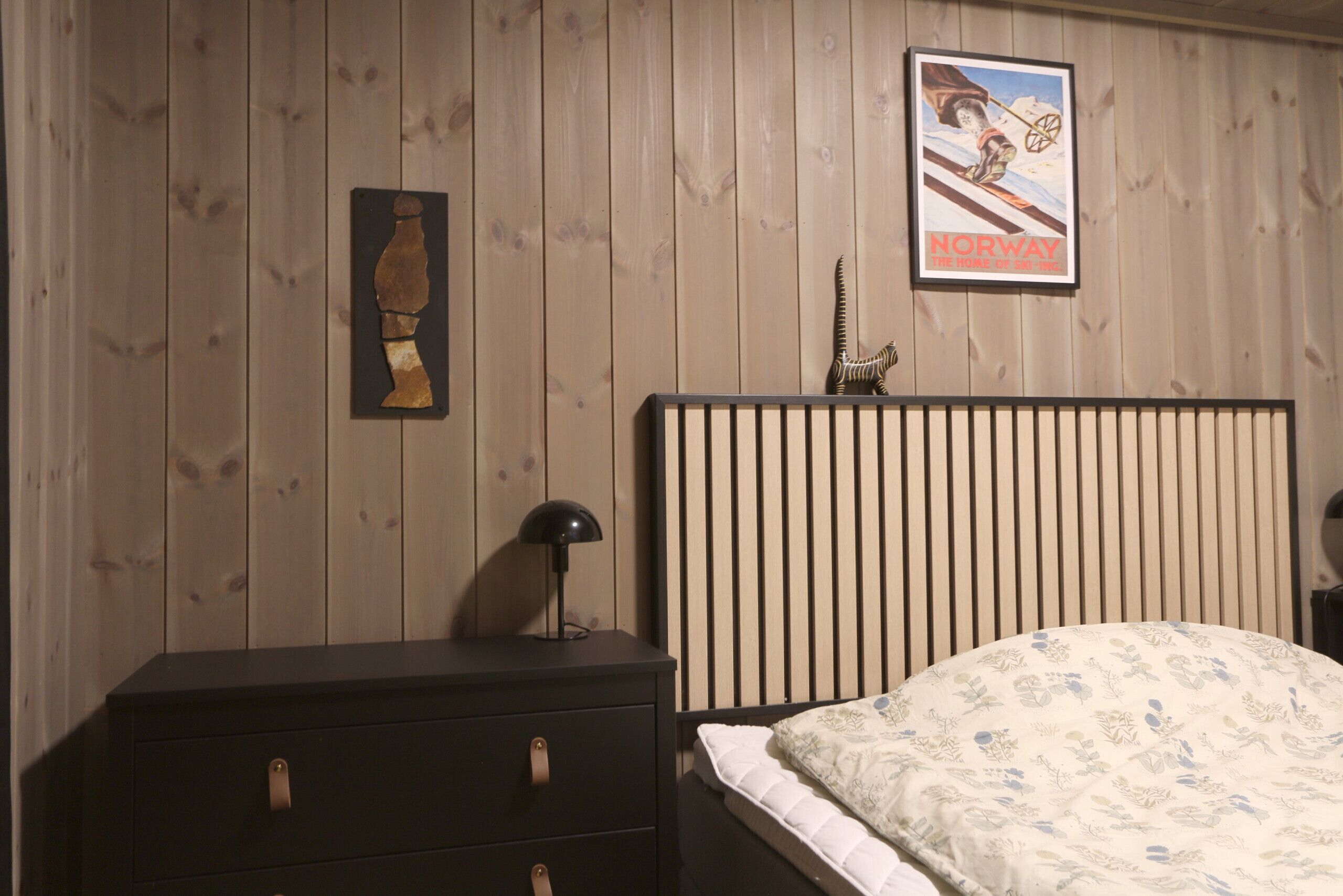 1 bedroom, travel cot, free WiFi, bed sheets