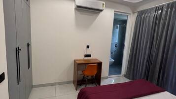 Habitación Deluxe doble, balcón | Wifi gratis