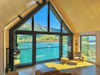 Waterfront house with panoramic views in Nordskot