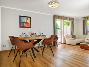 Dining - "Haus Blauer Schwede" Vacation Home with Three Bedrooms and a Terrace in Kaltenhof (Insel Poel / Kaltenhof)
