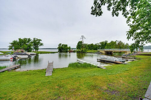 Condo with Beautiful Lake Views! Steps to Lake