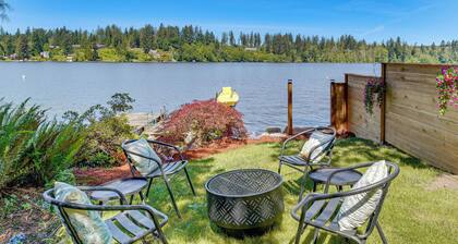 Tanwax Lake Waterfront Studio w/ Private Hot Tub!