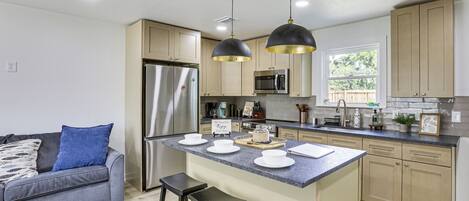 Fridge, microwave, stovetop, coffee/tea maker