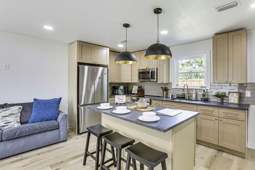 Steinhatchee River Hideaway, 1 Mi to the Water!