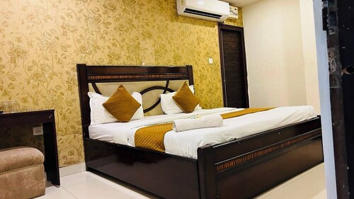 Hotel The Villa By MNG Rooms