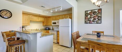 Fridge, microwave, stovetop, dishwasher