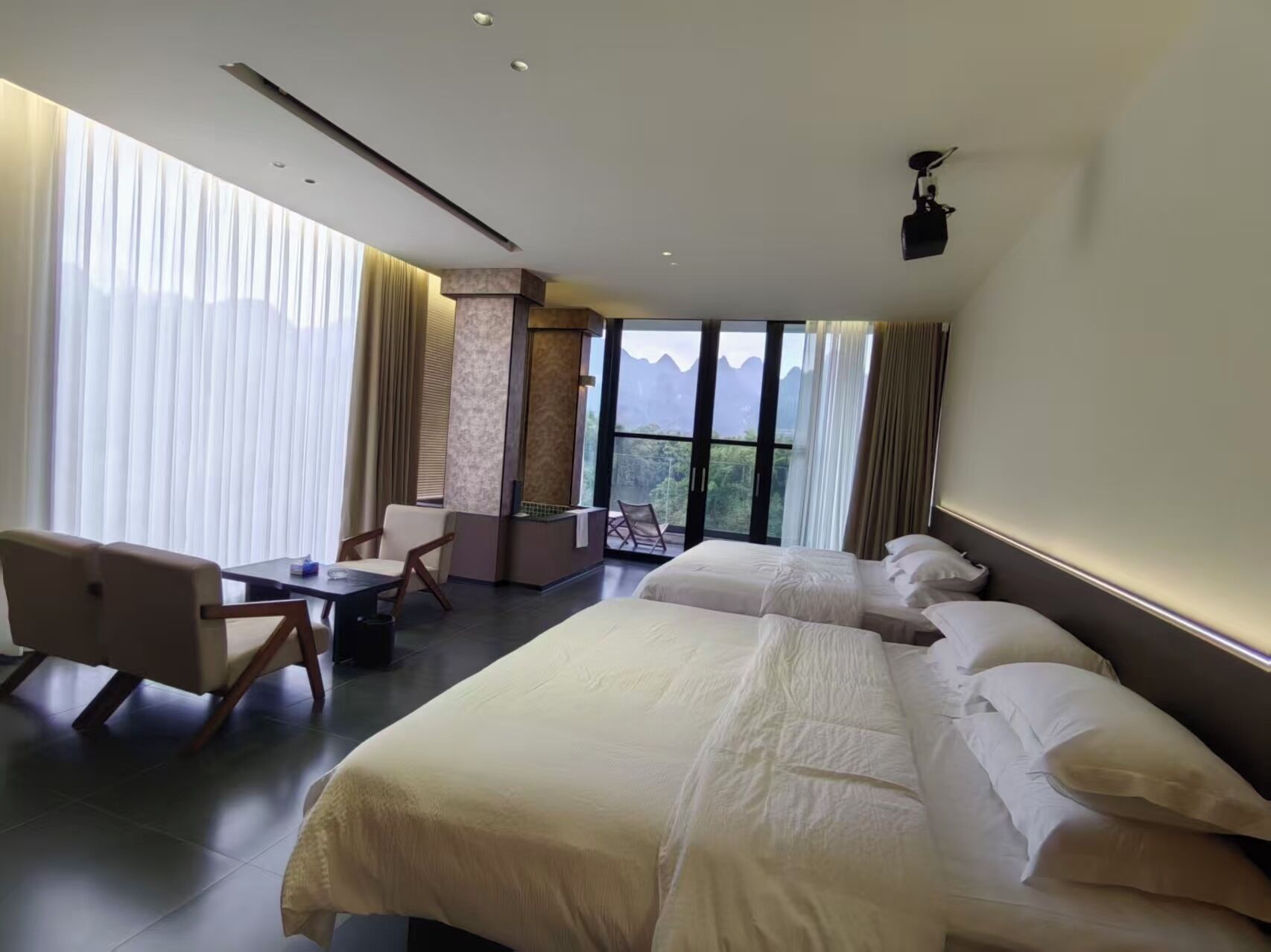 Premium bedding, down duvets, individually decorated, desk