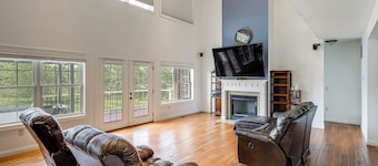 Spacious Group Getaway Near Cincinnati and Dayton