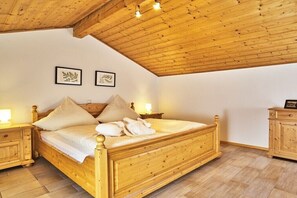 Bügeleisen/Bügelbrett, kostenloses WLAN, Bettwäsche