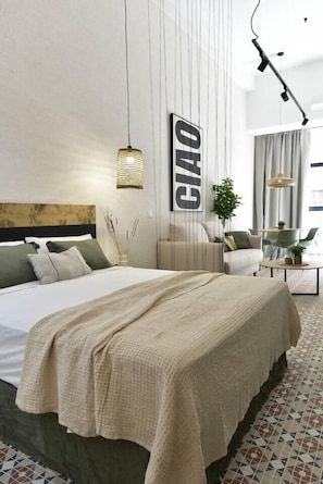Room - Vrbo Property (Valencia)