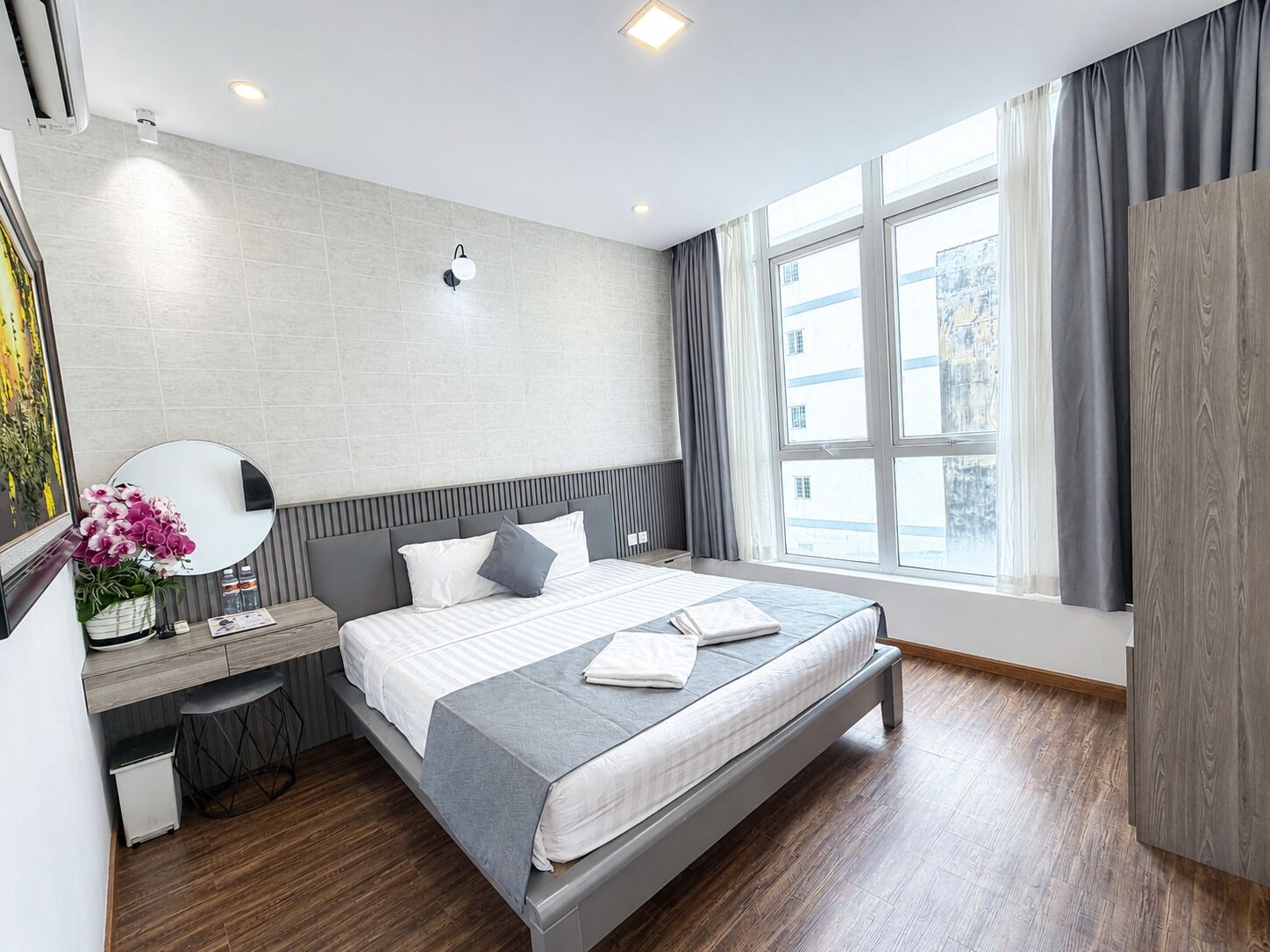Deluxe Room, City View | In-room safe, desk, blackout curtains, soundproofing