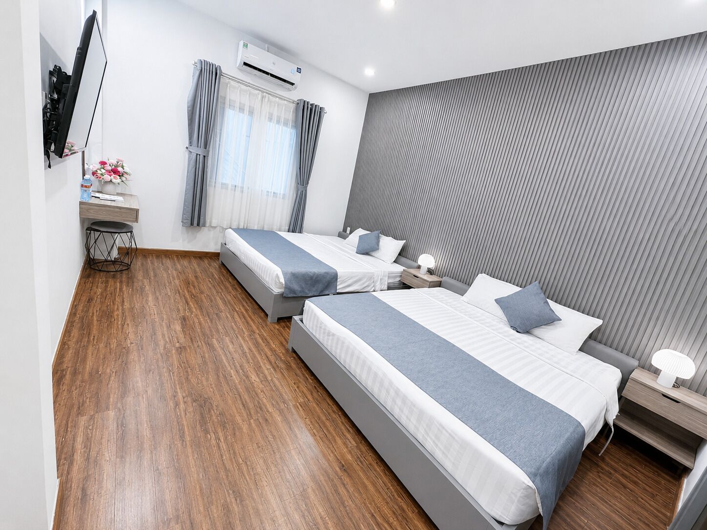 Family Quadruple Room | In-room safe, desk, blackout curtains, soundproofing