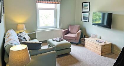 2 bedroom accommodation in Burley Woodhead, near Ilkley