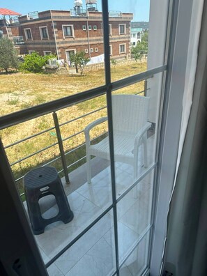 Basic Oda, Balkon | İç mekân