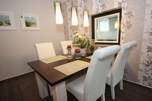 Dining - Holiday apartment with 2 bedrooms (Graal-Müritz)