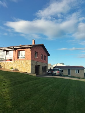Exterior - Vrbo Property (villaviciosa)